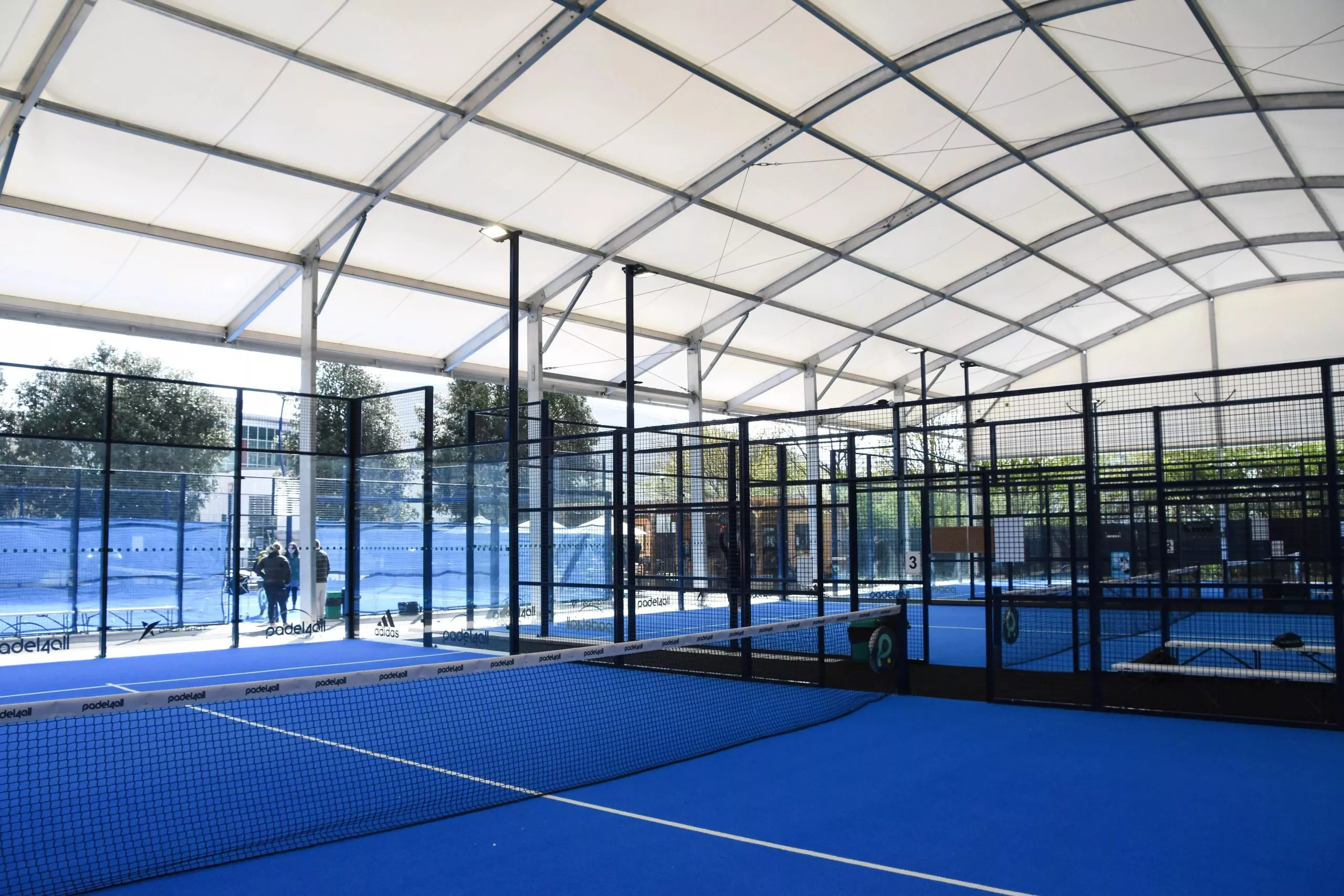 Roof Padel Court with Waterproof Canopy and Anti-UV Artificial Turf System